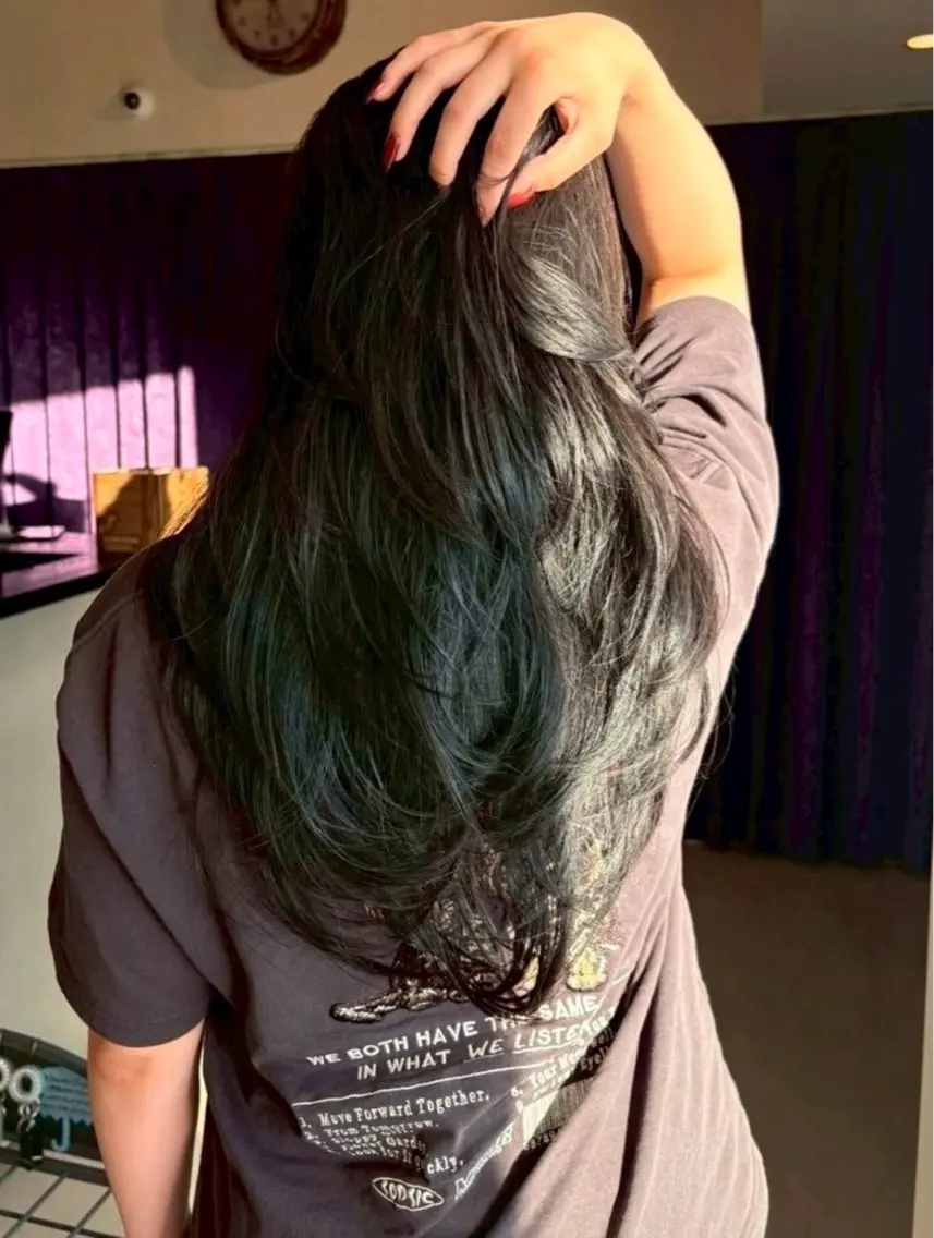 ロング レイヤーカット RUDDER 小泉のヘアスタイル