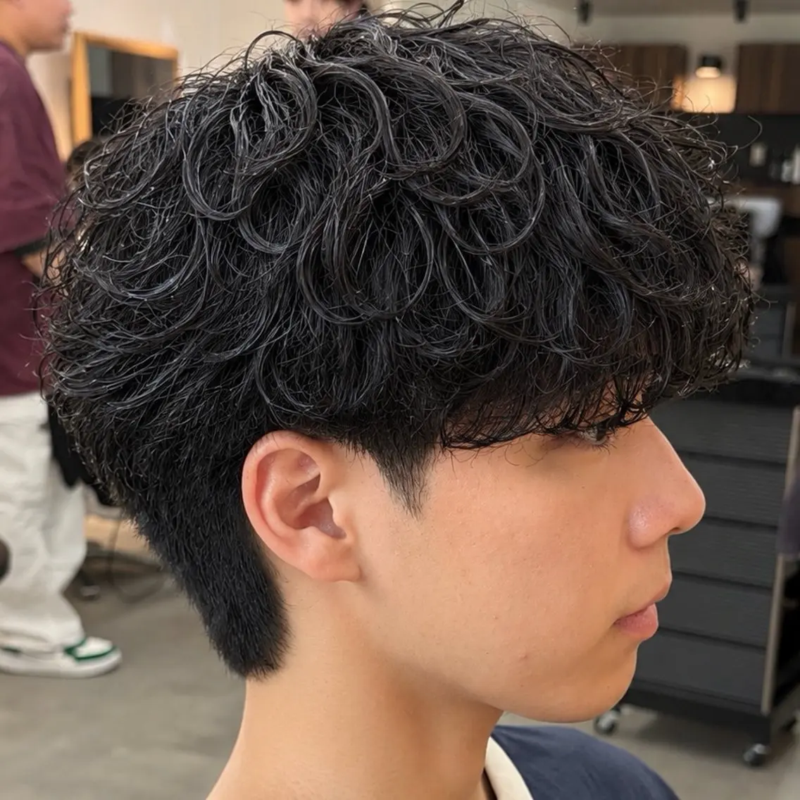 パーマ メンズ フェザーパーマ メンズパーマ スパイキーショート 波巻きパーマ ニュアンスパーマ カット パーマ 男の理想を叶える🔥 メンズパーマ特化｜関のヘアスタイル