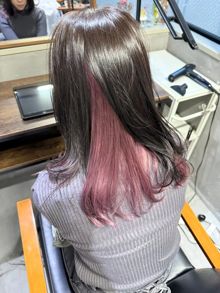 セミロング カラー ウルフ レイヤー パーマ🪐MANAのヘアスタイル