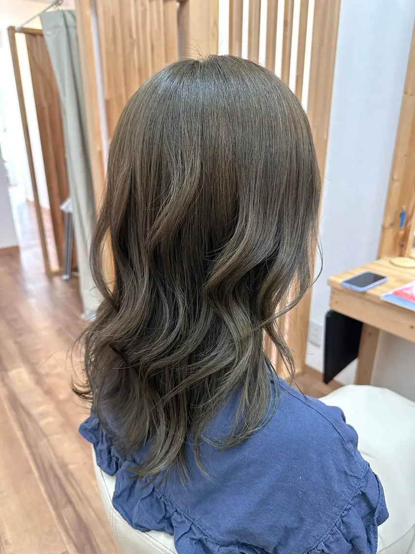 ロング カット ヘアカラー Agu hair 木間のヘアスタイル