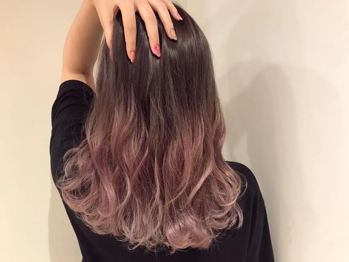 セミロング カラー ヘアアレンジ グラデーションカラー ピンクカラー 対馬 粘音のヘアスタイル