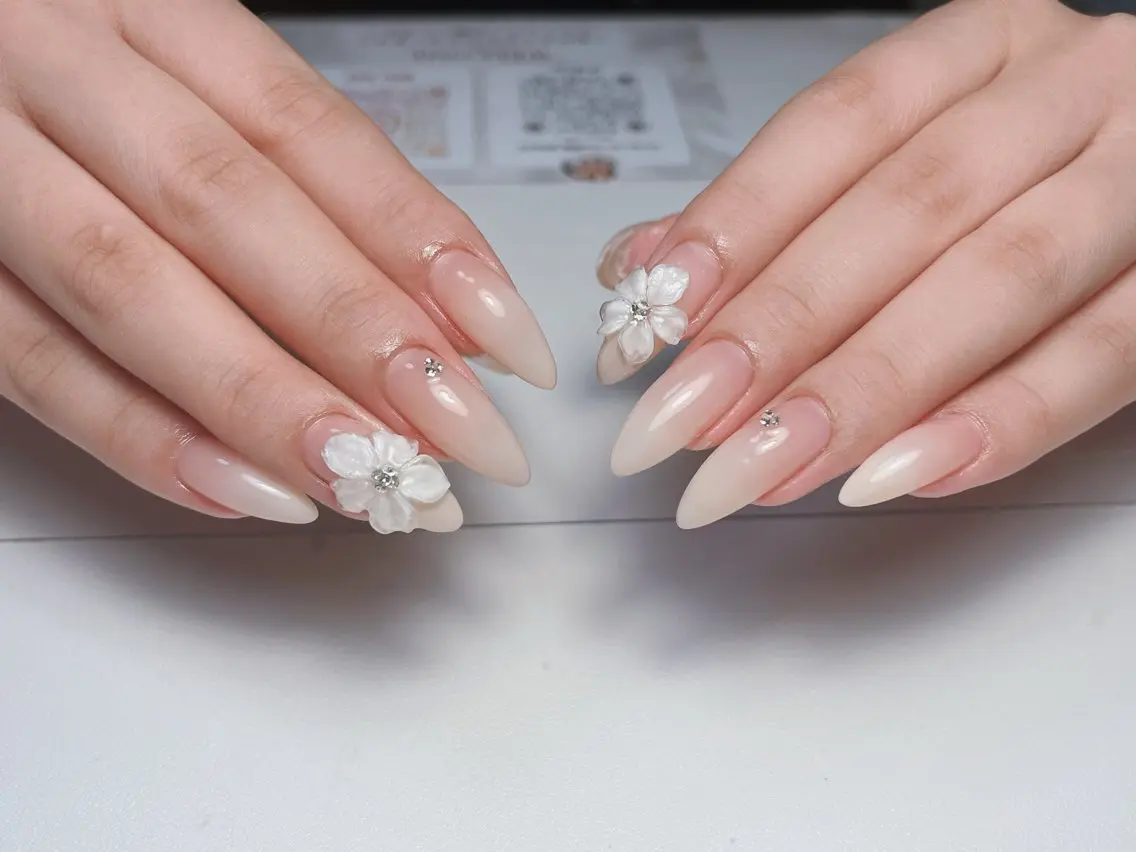 ネイル 成人式 フラッシュネイル フットネイル ジェルネイル 卒業式 ハンドネイル ハンドケア 心斎橋Mione nail salonのネイルデザイン