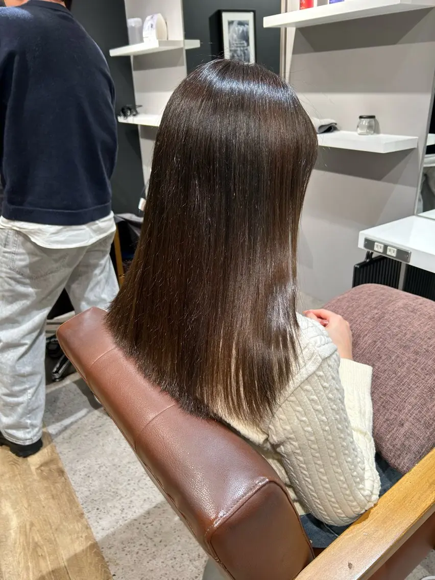 セミロング カット ブリーチ🐰インナー ♡ハイライト♡綾🐰のヘアスタイル