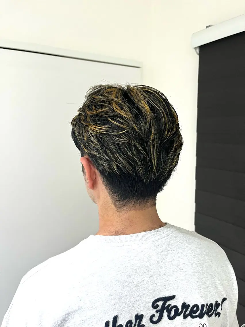【男性限定】✨カット+ハイライト+トリートメント✨(ベース無し抜きっぱなし)の写真