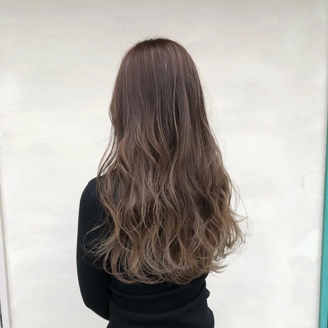 ロング カラー ベージュカラー フォギーベージュ 増山 大起のヘアスタイル
