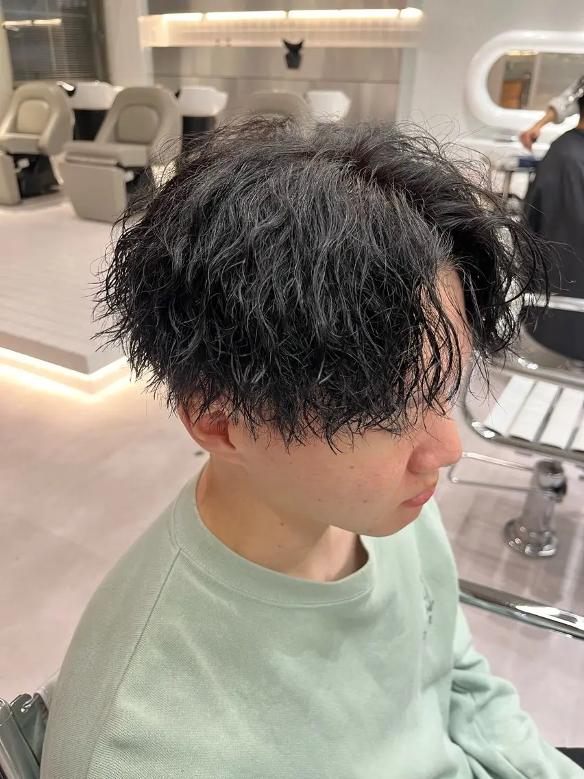ショート パーマ メンズ ⚡メンズパーマフ ェードカットTomyのヘアスタイル