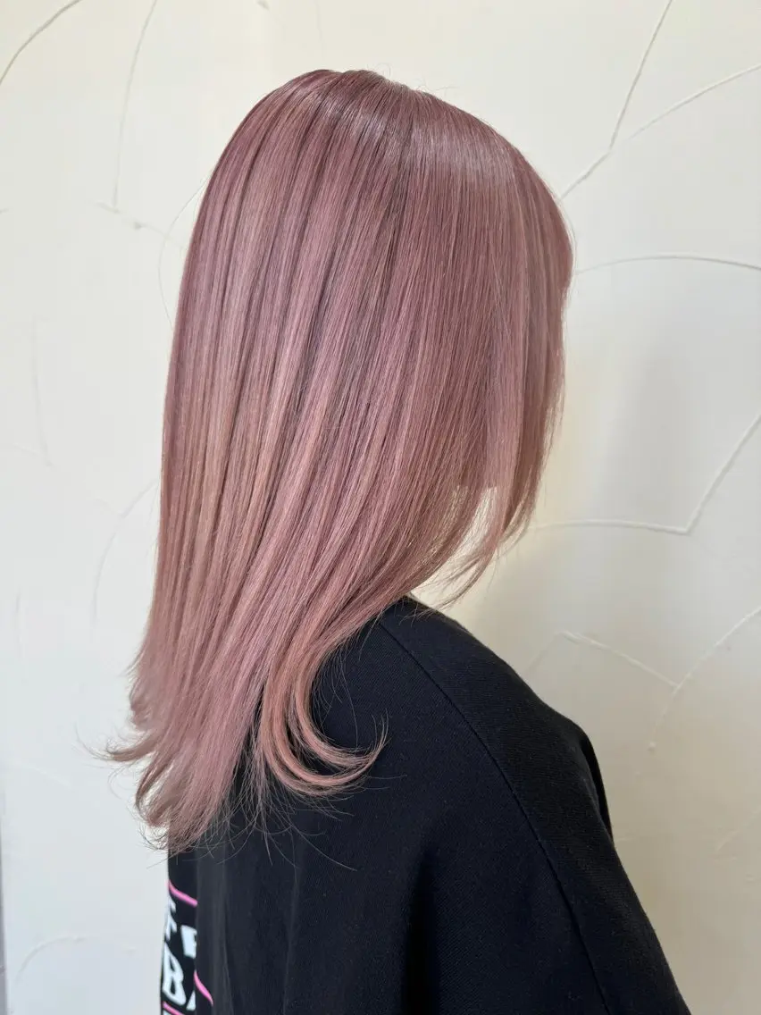 セミロング カラー ピンクカラー 伴藤 寿男のヘアスタイル