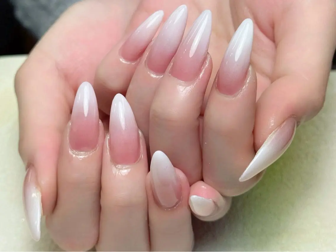 ネイル アートネイル オーロラネイル 長さ出し フレンチネイル ジェルネイル ハンドネイル 中野駅から2分 MEO NAILのネイルデザイン