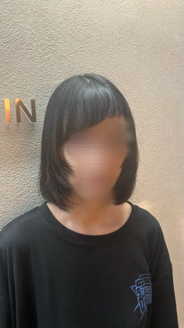 ミディアム 顔周りカット レイヤーカット カット 茉 菜のヘアスタイル