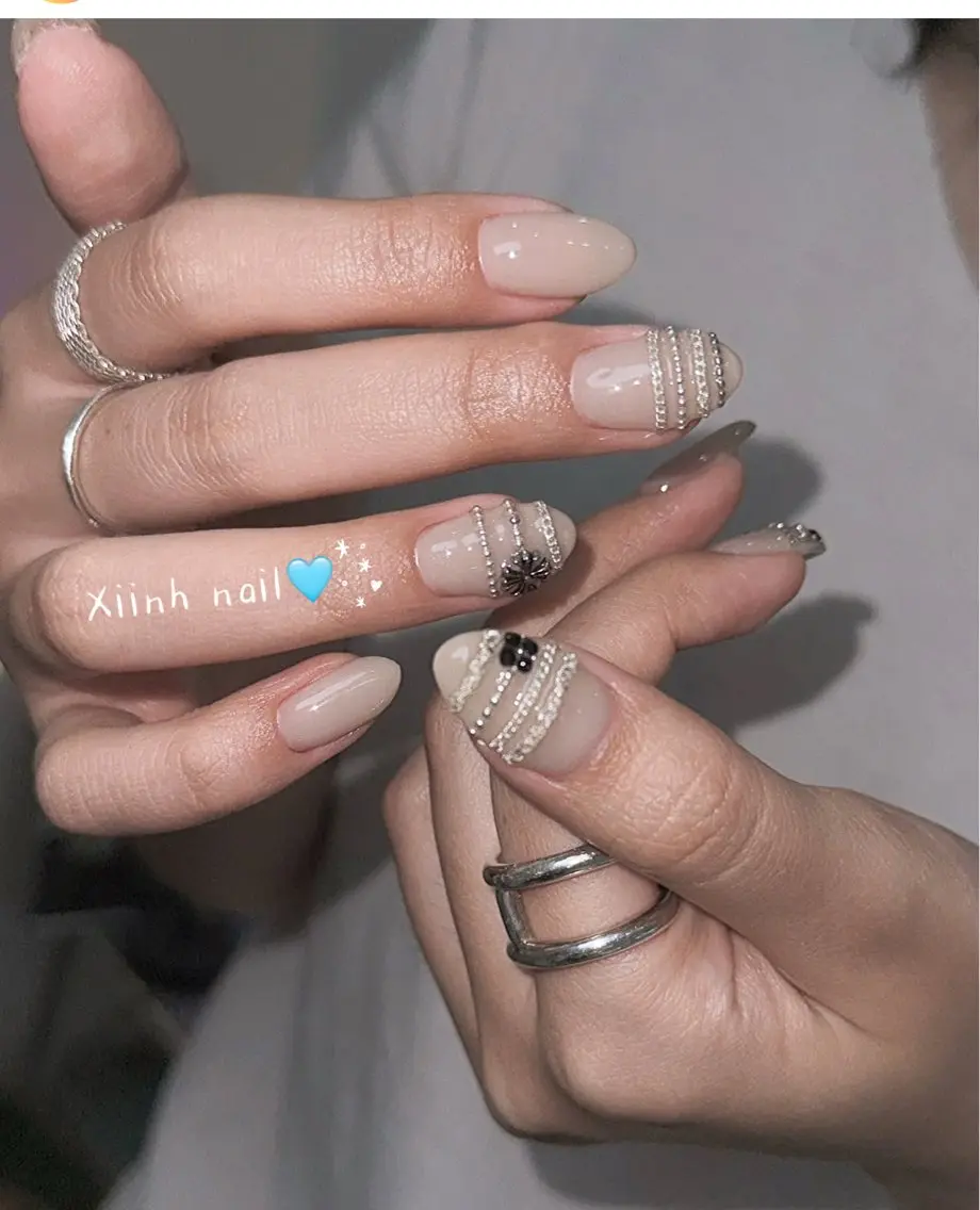 ネイル ブラウン チークネイル 桜ネイル 長さ出し フットネイル ハンドネイル XIINH NAIL SALONのネイルデザイン
