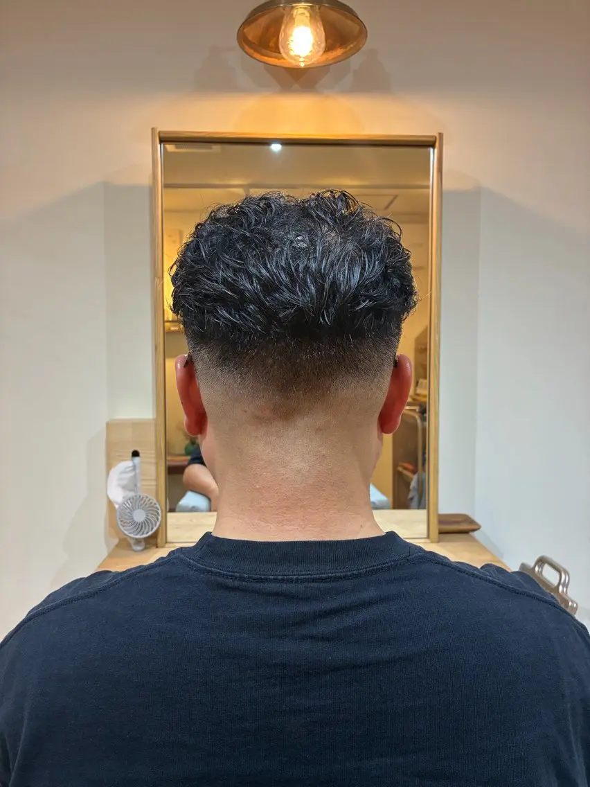 メンズ フェードカット スキンフェード カット 席数2席プライベート /マンツーマンサロンのヘアスタイル