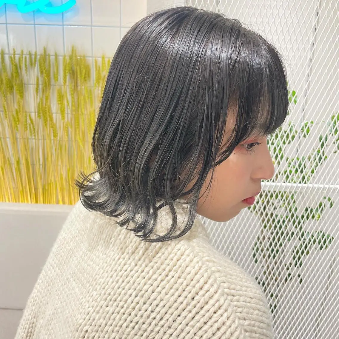 ショート カット ヘアカラー トリートメント 透明感オリーブ🫒/ ブリーチなしWカラーのヘアスタイル