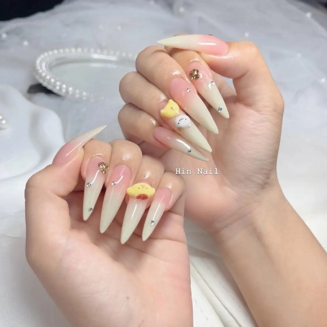 ネイル ハンドネイル Hin Nailのネイルデザイン