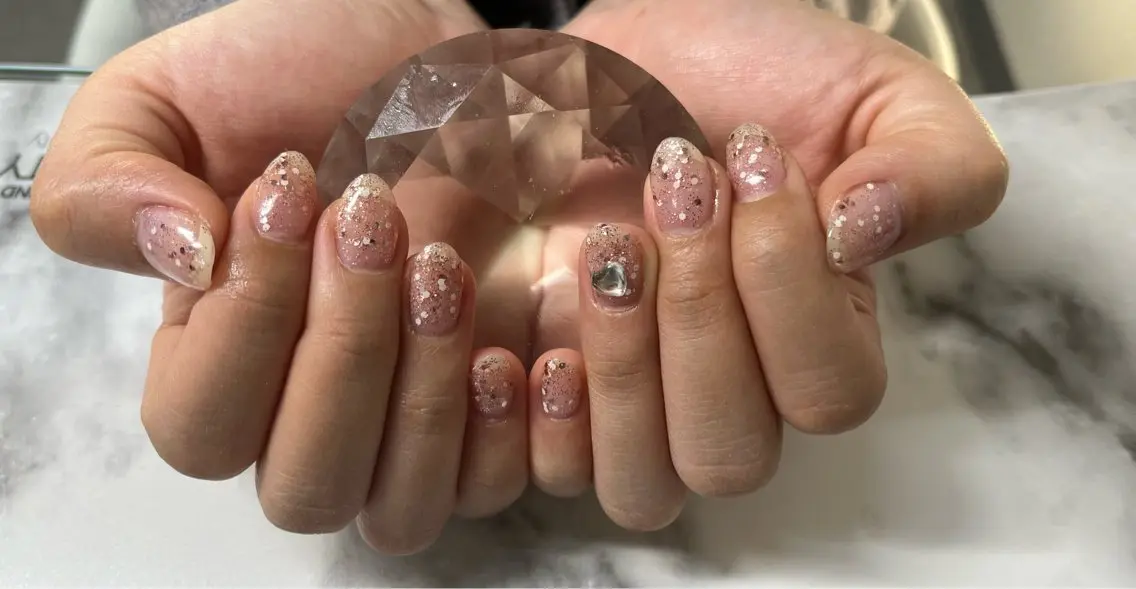 ネイル ラメ(グリッター) ストーンネイル Nail ecxia ／Reikaのネイルデザイン