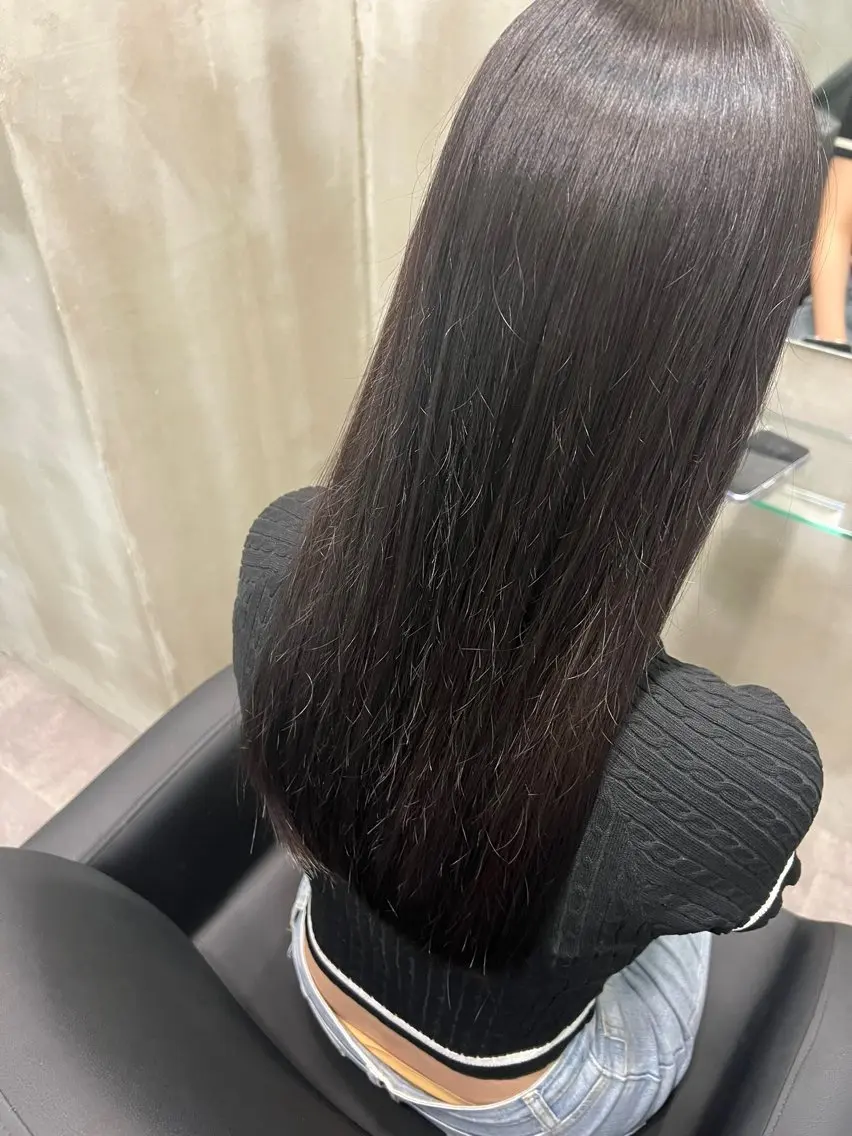 ロング カラー 黒髪 グレージュ 🐶 NARUMI🐶のヘアスタイル