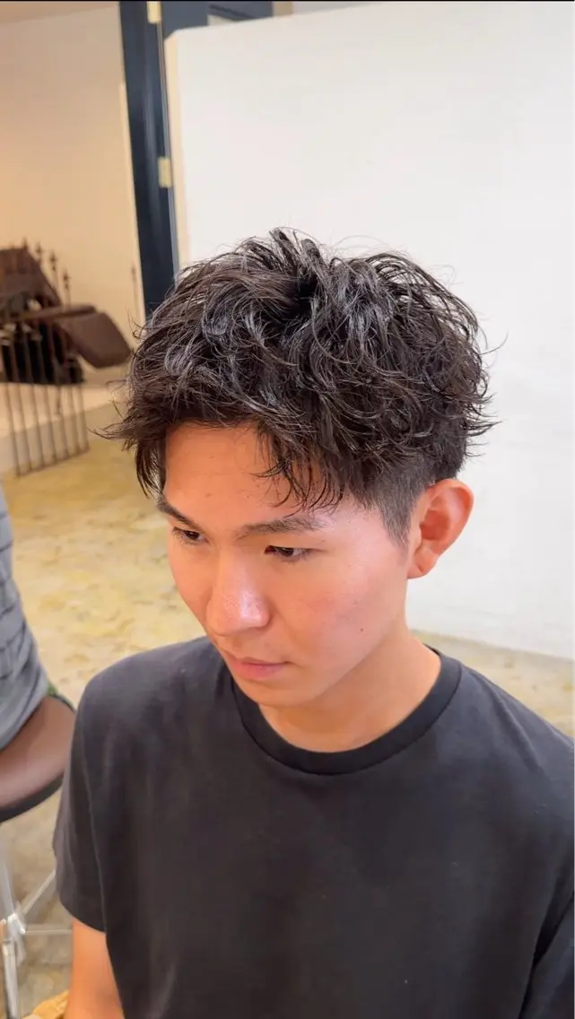 メンズ カット パーマ メンズパーマ特化 三宅陸斗のヘアスタイル