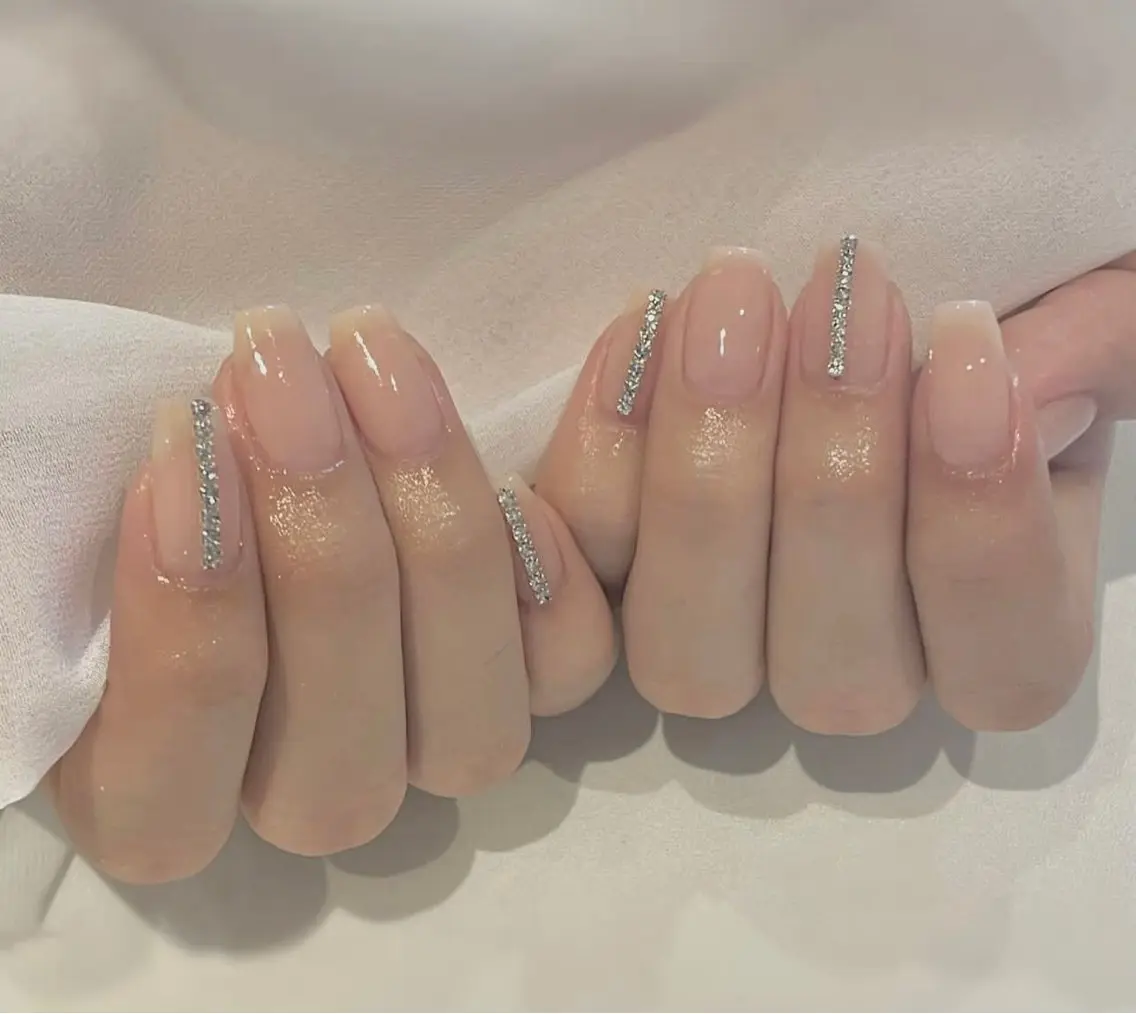 ネイル シンプルネイル みなみ 。のネイルデザイン