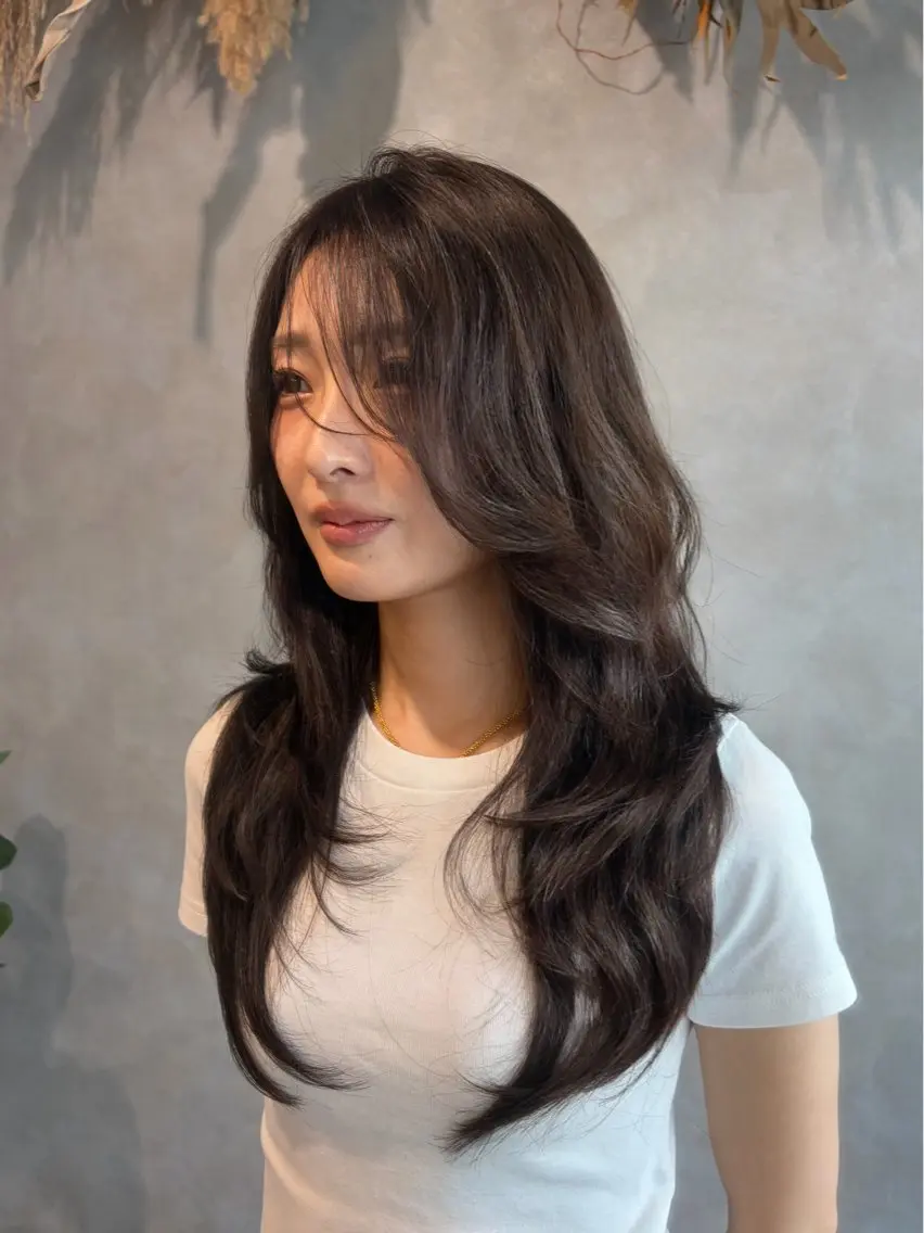 ロング レイヤーカット 宮田 蓮のヘアスタイル