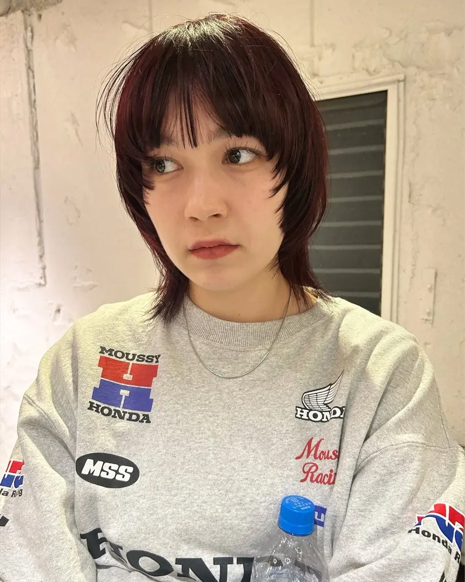 ミディアム カラー レッドカラー ウルフカット カット ヘアカラー トリートメント 村上雅人 ナチュラルモードのヘアスタイル