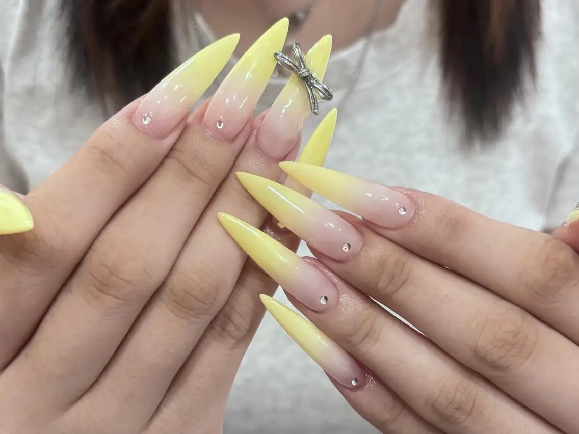 ネイル オーロラネイル 長さ出し フットネイル フレンチネイル ジェルネイル NaMi Belle Nailのネイルデザイン