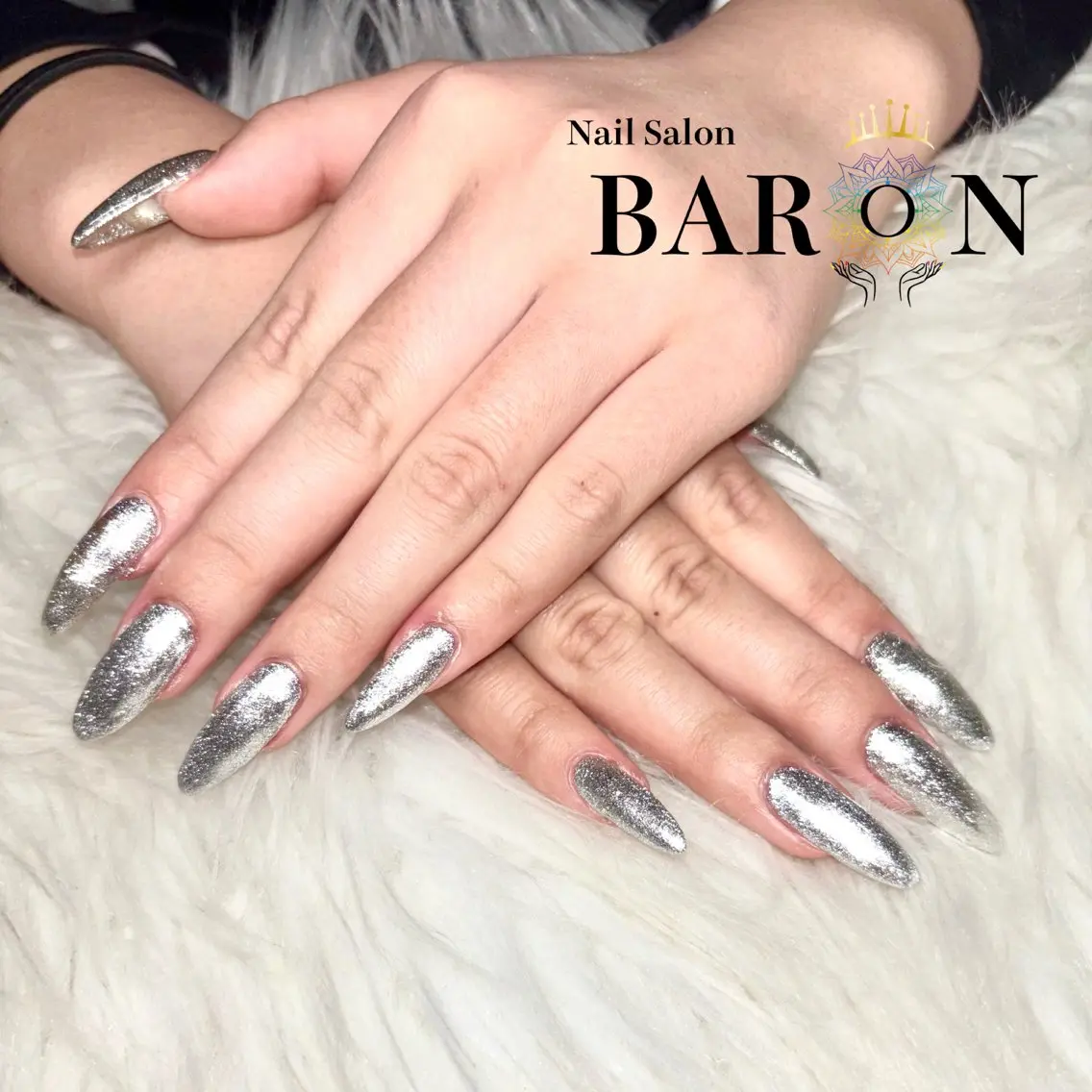 ネイル ラメ(グリッター) ワンカラーネイル シルバー ♛︎BARON♛︎ MASHIROのネイルデザイン