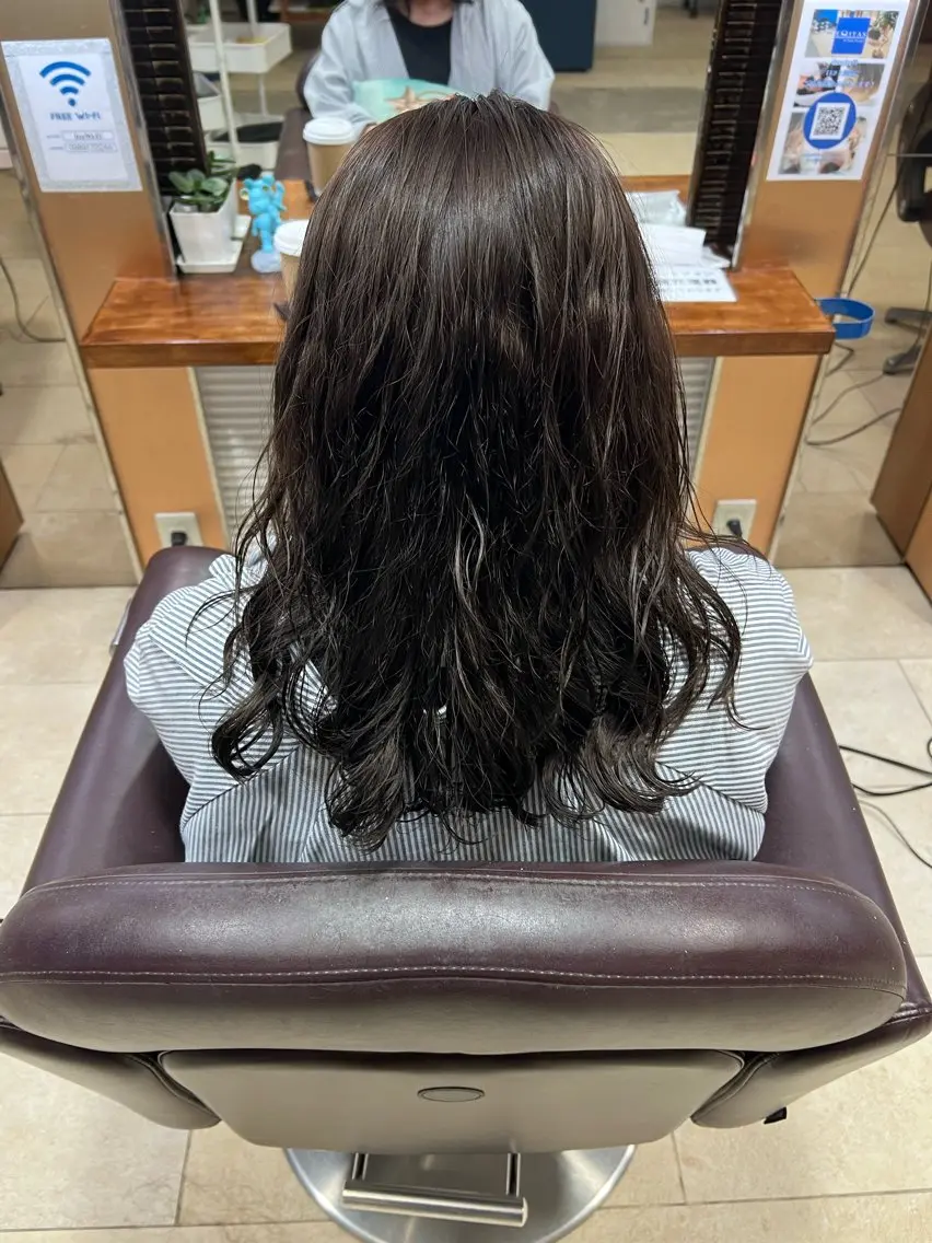 ミディアム パーマ 後藤 優瞳のヘアスタイル