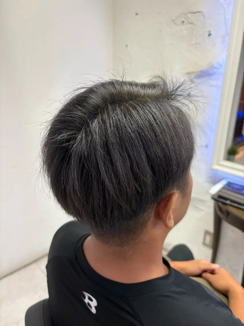 カラー メンズ 伊藤 希実のヘアスタイル