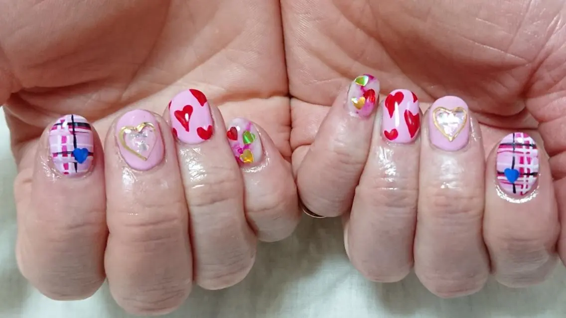 ネイル ハート バレンタイン ハンドネイル shellnail さなえのネイルデザイン