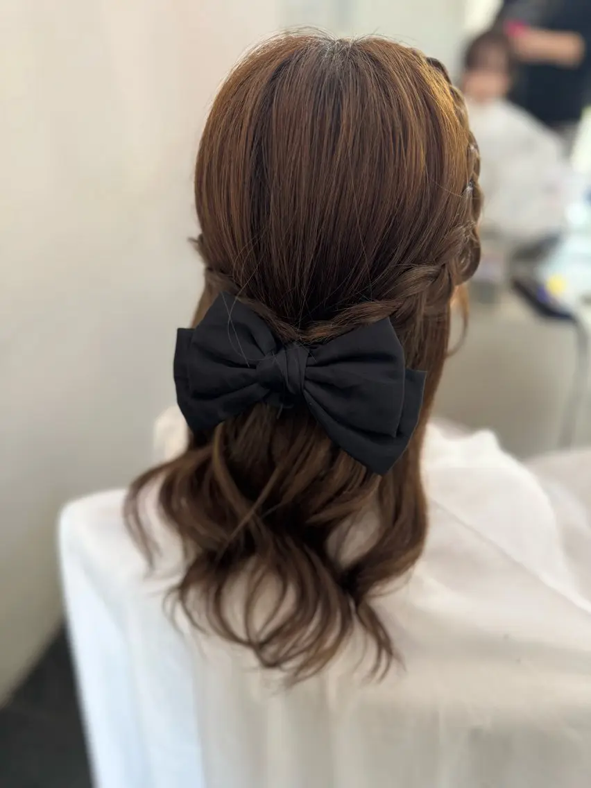 巻き髪、ハーフアップアレンジの写真