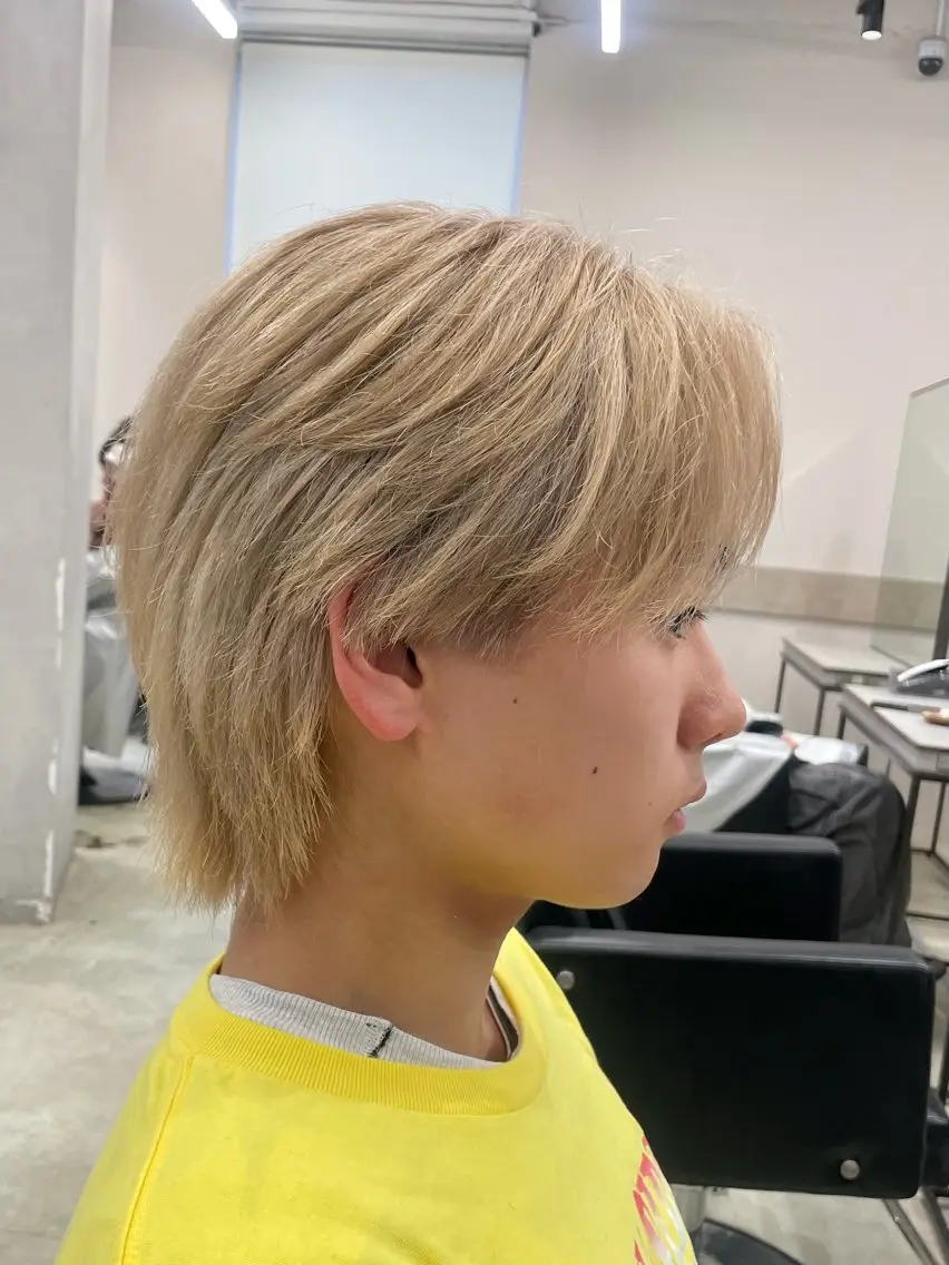 ショート カラー メンズ メンズブリーチ ベージュカラー ブリーチ ミルクティーベージュ カット ヘアカラー メンズ特化🔥 金子直斗のヘアスタイル