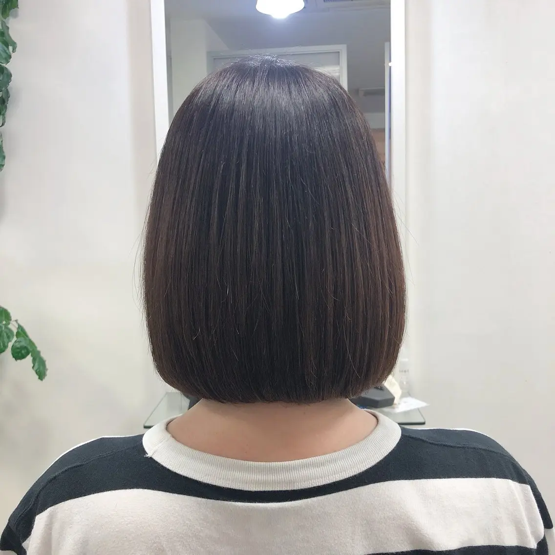 ショート ワンレンボブ ボブ 柴崎 悠乃のヘアスタイル