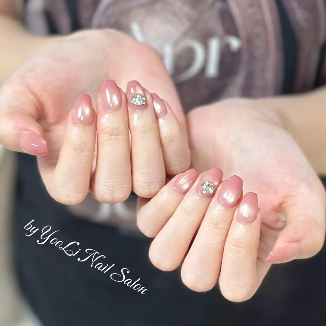 ネイル アートネイル オーロラネイル チークネイル フレンチネイル ガラスフレンチ 🎀YooLi Nail salonのネイルデザイン