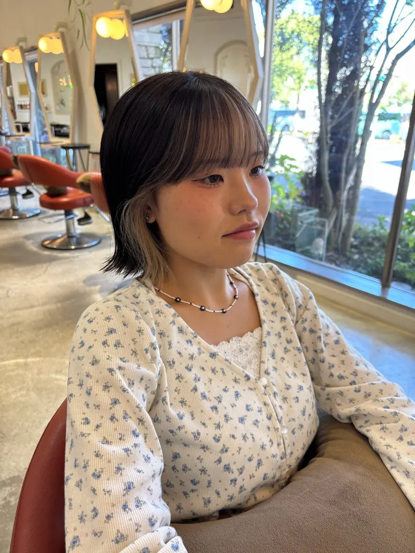 カラー ミストバング ベージュカラー ブリーチ  フェイスフレーミング 鈴木 葵海のヘアスタイル