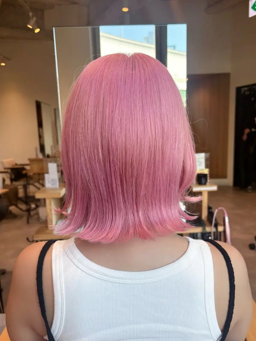 ミディアム カラー ベージュカラー ブリーチ ケアブリーチ デザインカラー ダブルカラー カット ヘアカラー トリートメント 肌に馴染むハイトーン /ミルクティーカラーのヘアスタイル