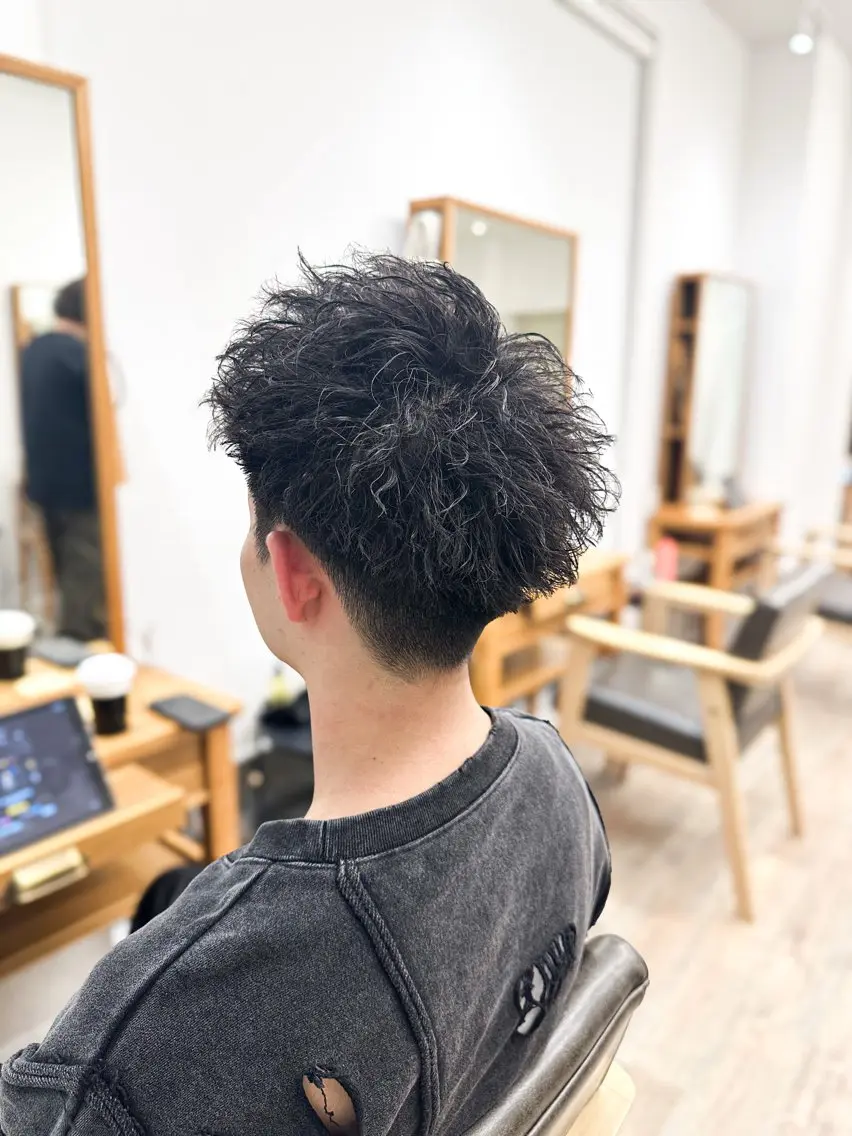 パーマ メンズ アップバング メンズパーマ ツイストスパイラルパーマ スパイラルパーマ カット パーマ ブリーチカラー🔥 パーマ【佐々木凌平】のヘアスタイル