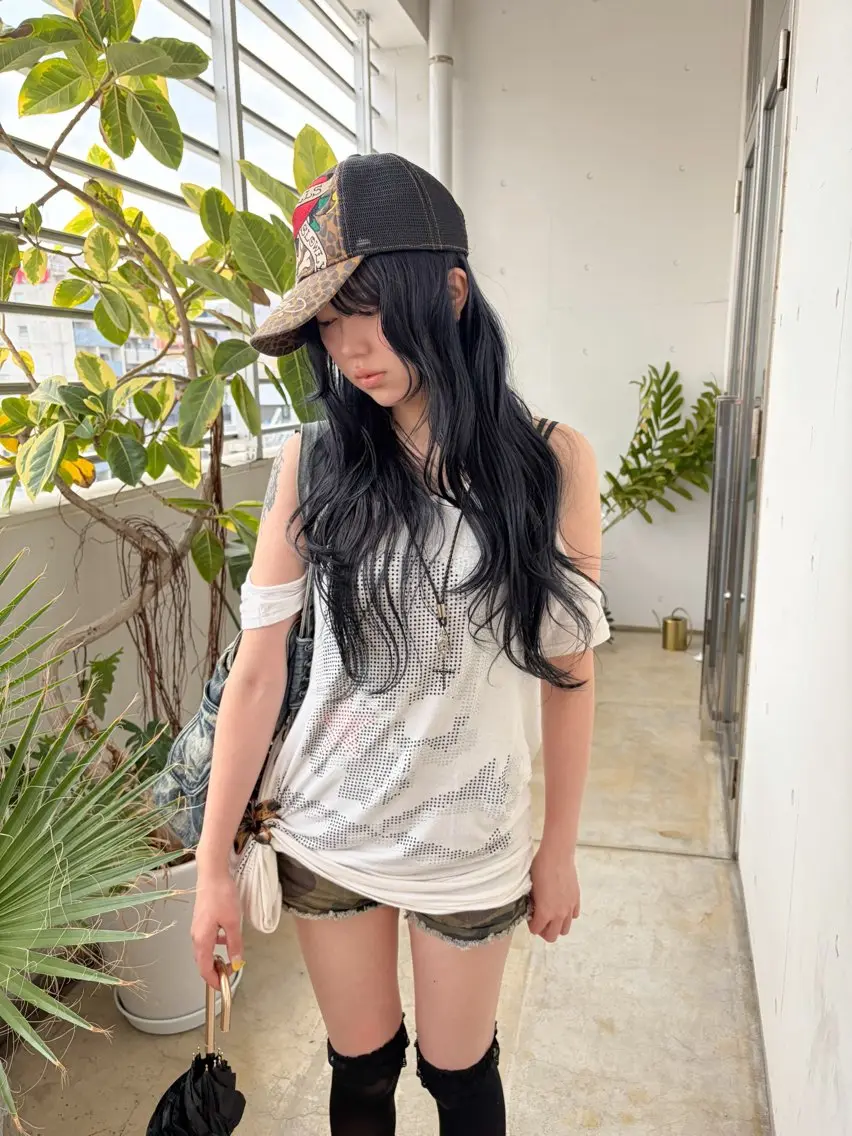 ロング カラー 黒髪 ブルーカラー ブルーブラック 透明感カラー トリートメント ヘアカラー トリートメント ハルカ 透明感カラーのヘアスタイル