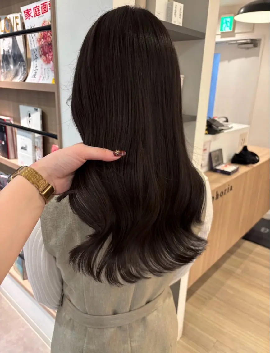 セミロング 髪質改善 ヘアカラー トリートメント モテ髪🫧赤み消し カラー表参道きょうこのヘアスタイル