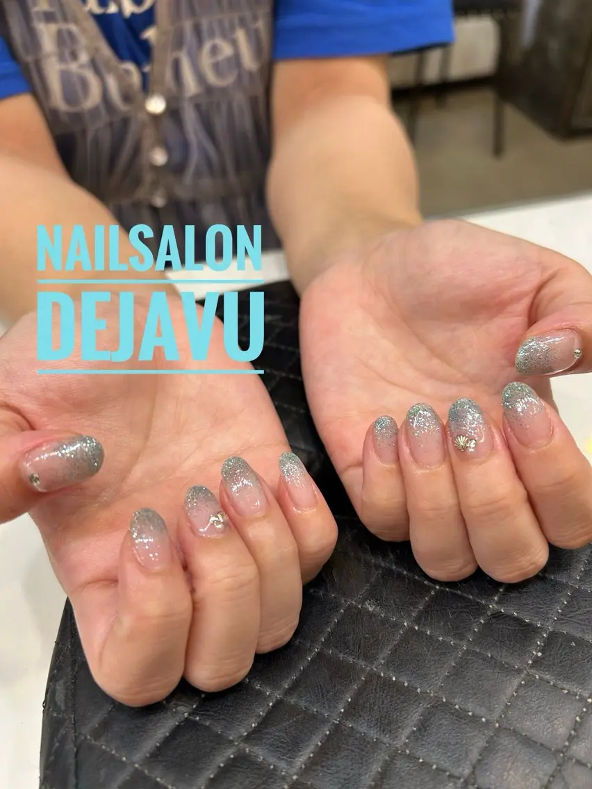 ネイル グラデーション ラメ(グリッター) ラメグラデーション Nailsalon Dejavuのネイルデザイン