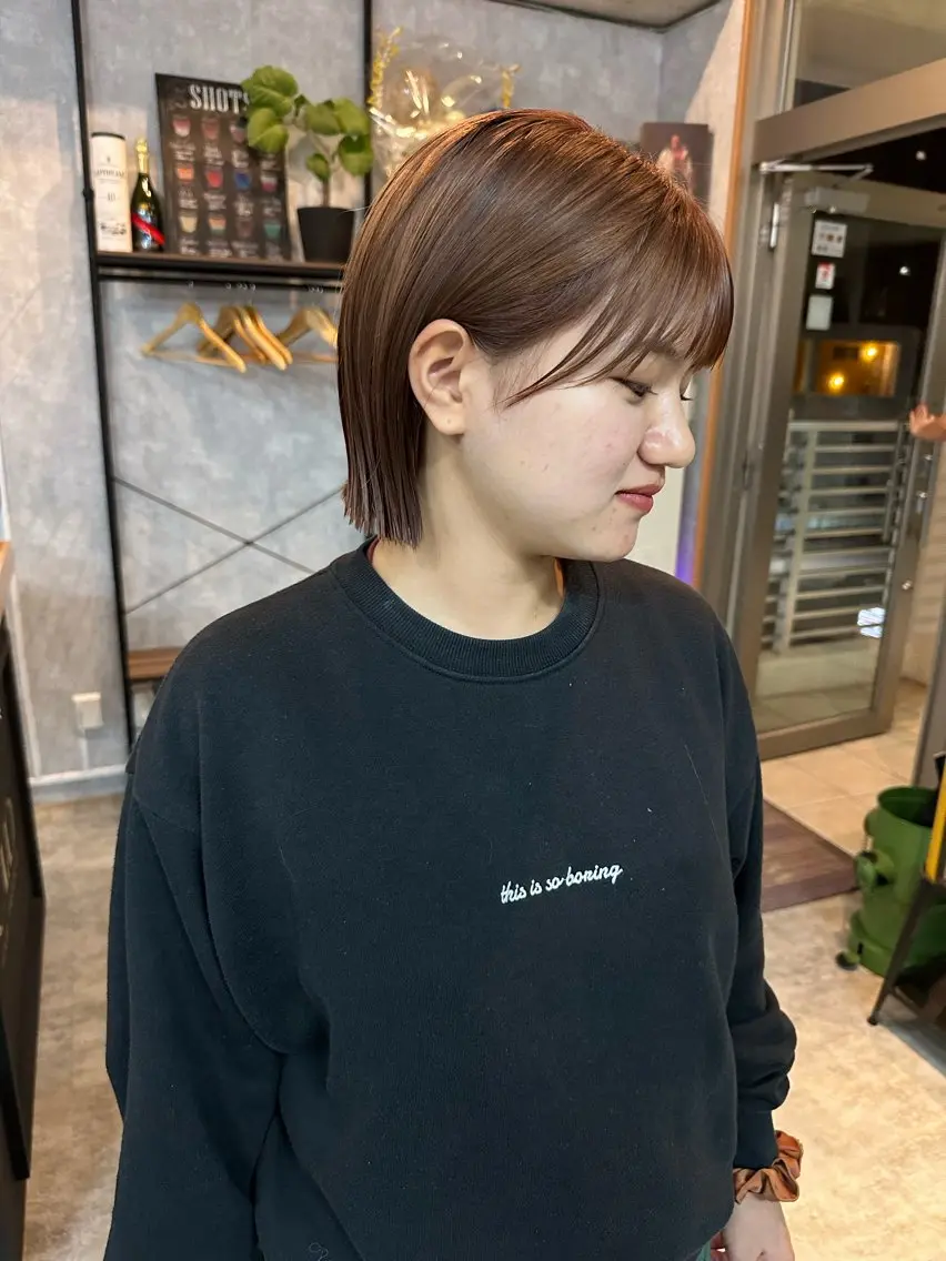 ショート 切りっぱなしボブ ショートボブ ハンサムショート 丸みショート ボブ カット ヘアカラー トリートメント モテ髪/ボブ/ショー ト/アダチフウトのヘアスタイル