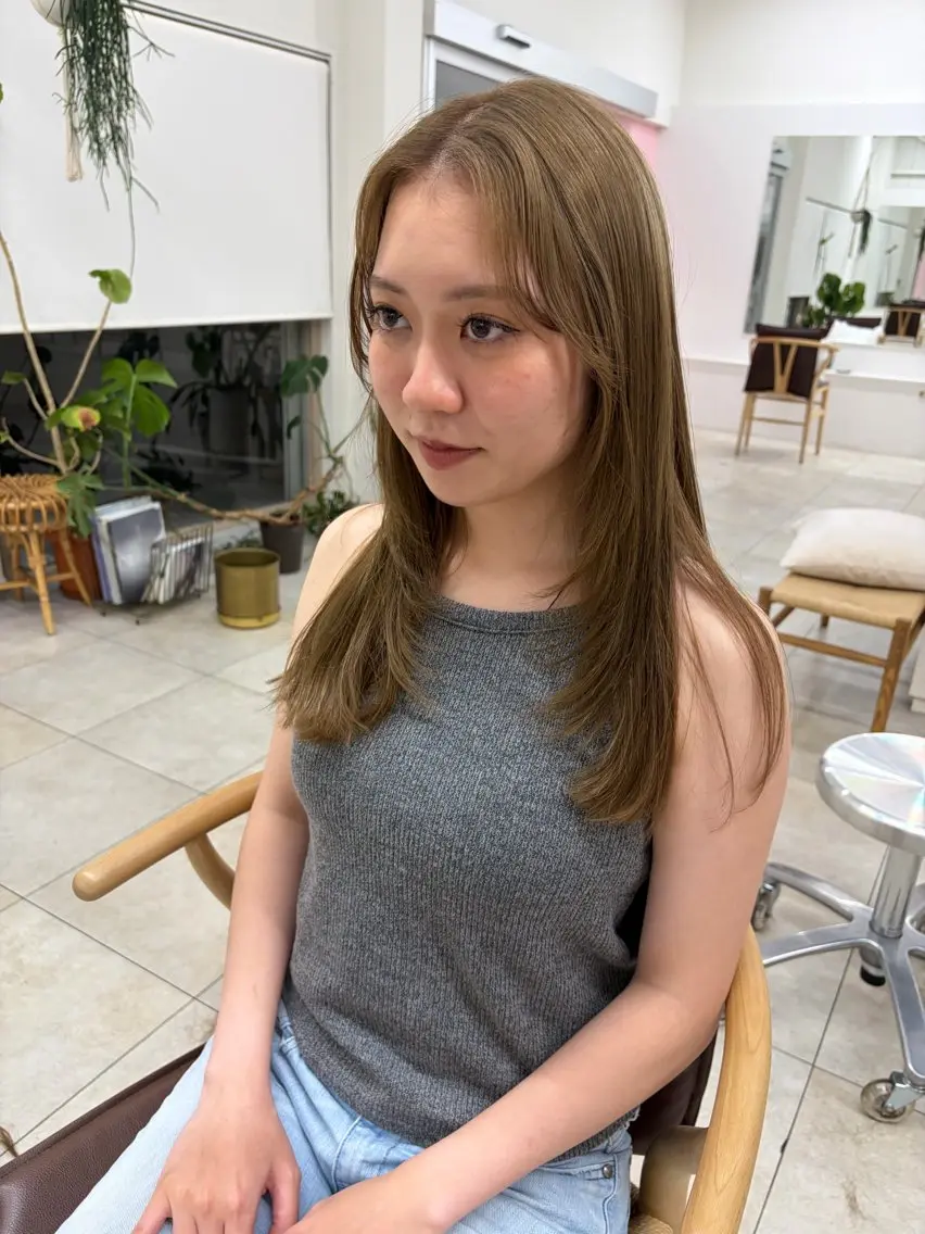 ロング レイヤーカット 相澤 陽菜のヘアスタイル