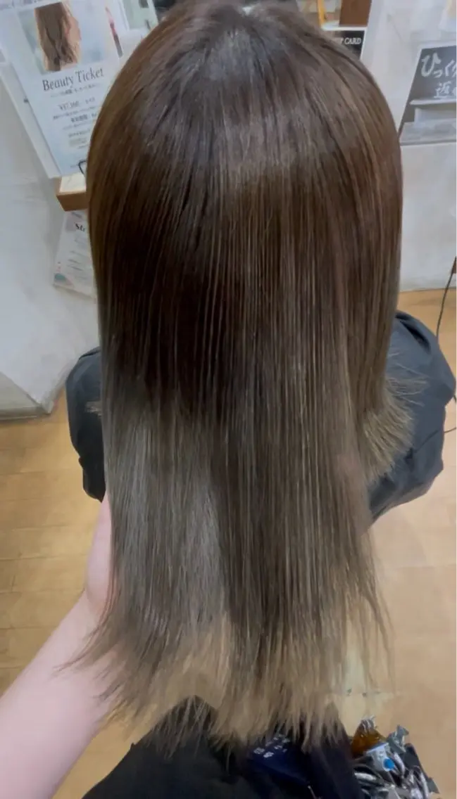 セミロング ヘアカラー トリートメント 髪質改善・白髪ぼかし /お悩み対応カラーのヘアスタイル