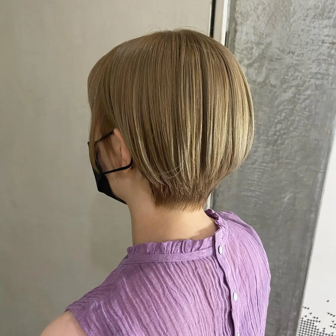 ショート カラー ベージュカラー ブリーチ ミルクティーベージュ 清村 和音のヘアスタイル
