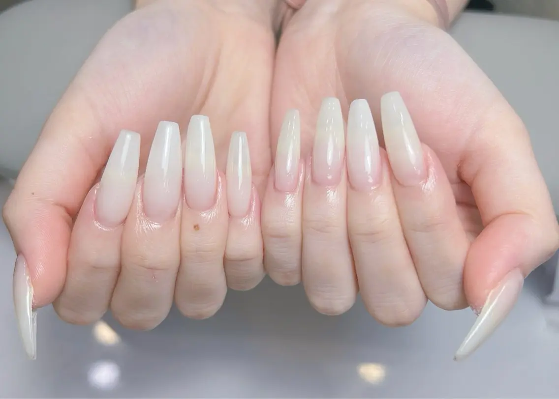 ネイル アートネイル オーロラネイル チークネイル 長さ出し フットネイル Miya _nailのネイルデザイン