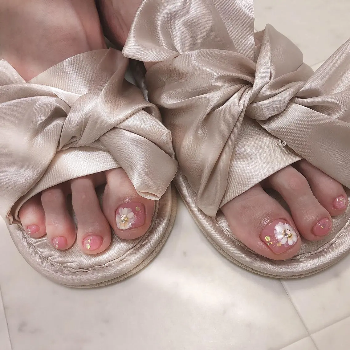 ネイル フットネイル オフィスネイル ピンク Re:∅ nail /HIRAMOTOのネイルデザイン