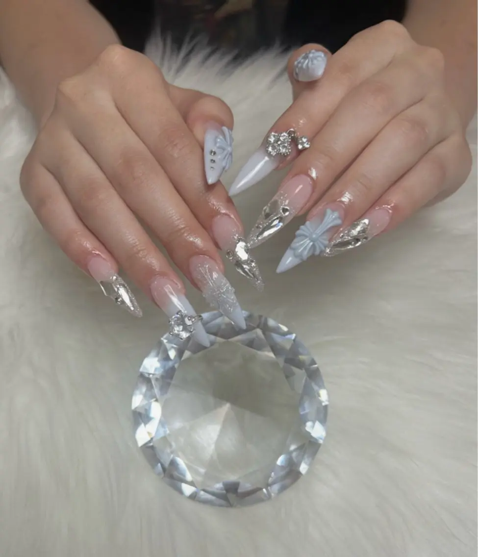 ネイル Luxe nailのネイルデザイン