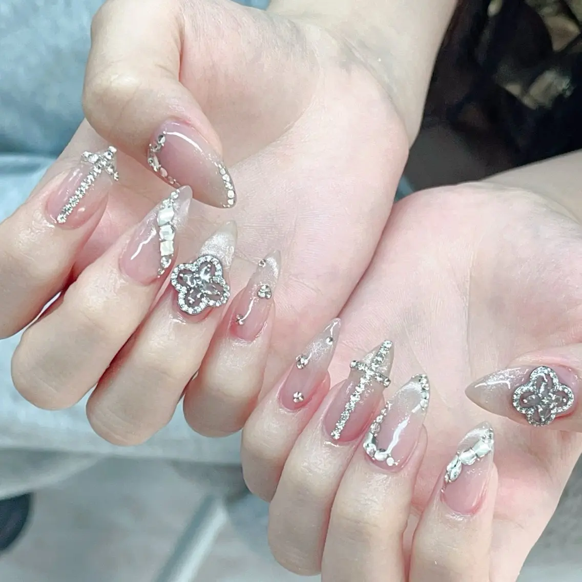 ネイル ハンドネイル Queens ciciのネイルデザイン