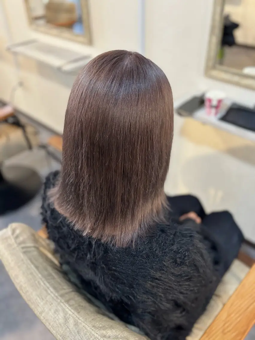 ミディアム カラー 透明感カラー グレージュ ラベンダーカラー ラベンダーグレージュ ラベンダーグレー ヘアカラー 山本なつみ/透明感 /レイヤー/ブリーチのヘアスタイル