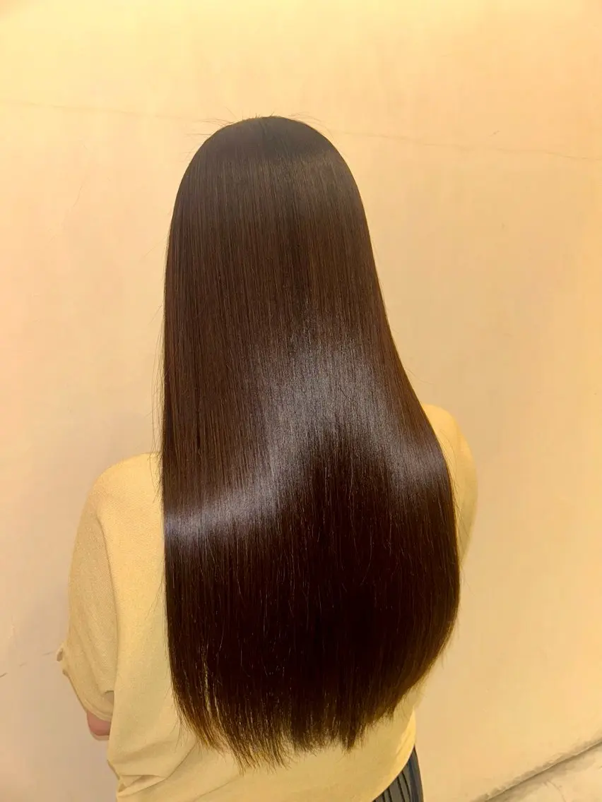 ナチュラル髪質改善ストレートエステ🫧＋カット💇🏼‍♀️の写真
