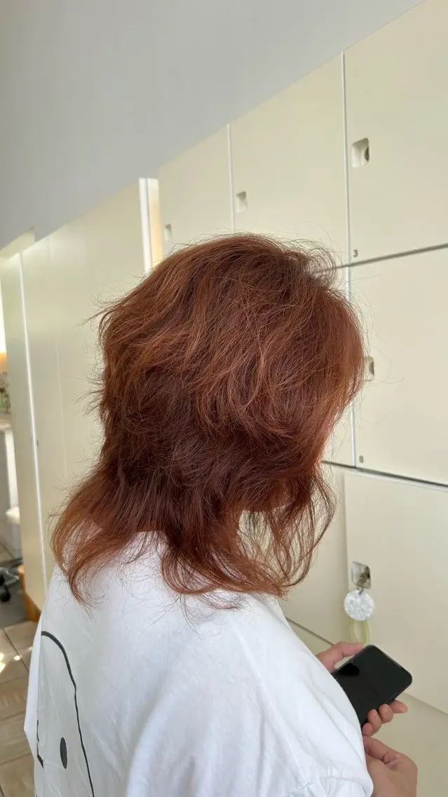 ミディアム 村松 麻菜のヘアスタイル