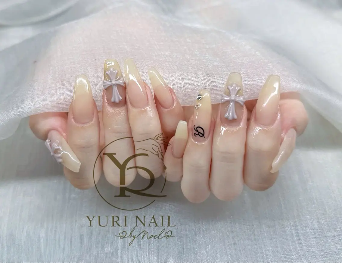 ネイル ハンドネイル フットネイル ハンドケア YURI Nail NARITAのネイルデザイン